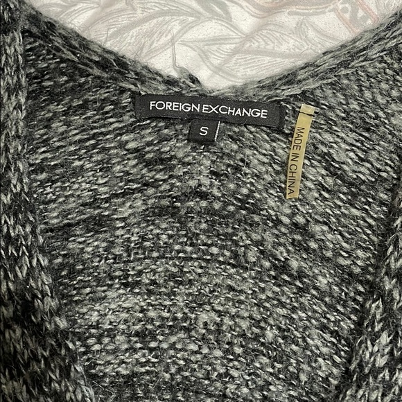 Cute Oversized Sweater - Picture 3 of 3